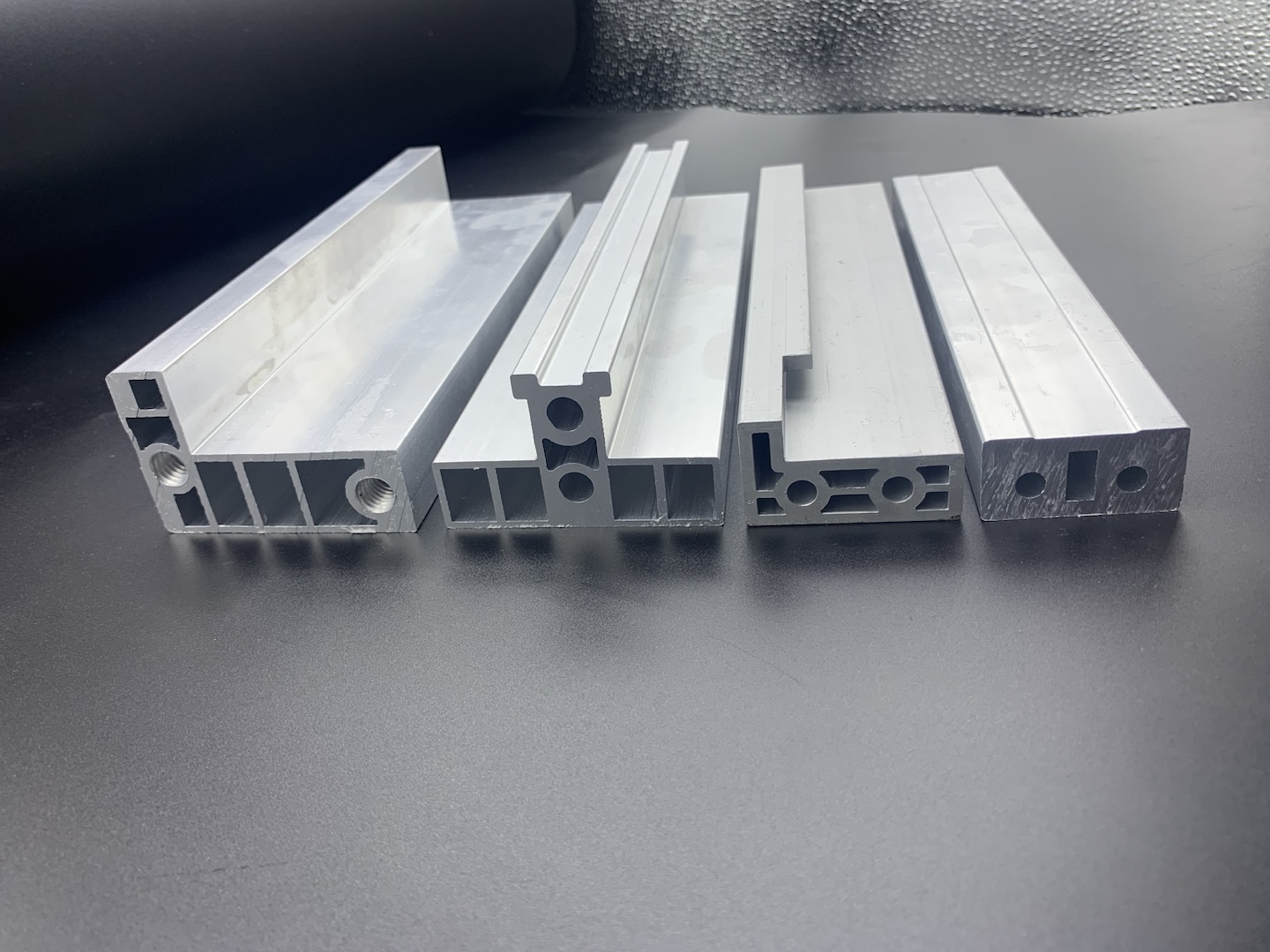 農(nóng)業(yè)機(jī)械裝配鋁價定制